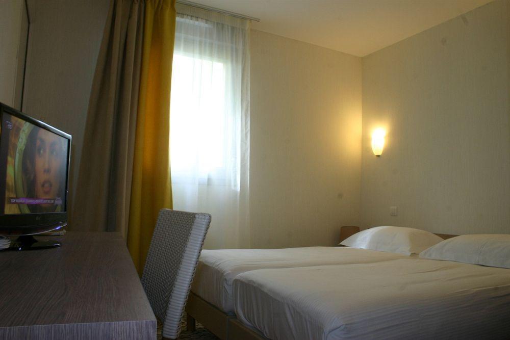 Brit Hotel Alghotel Cancale Exterior photo